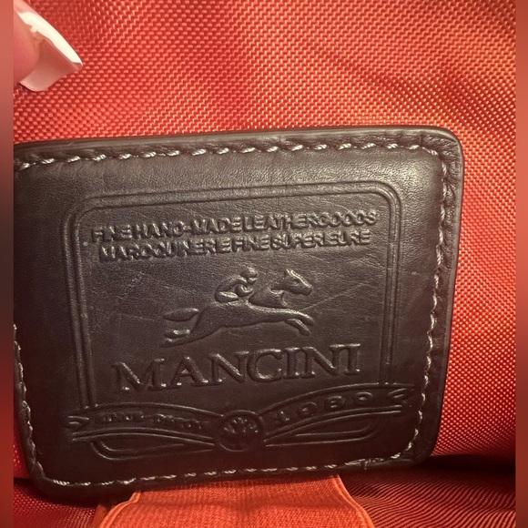 🍎MANCINI Colombian Messenger Bag 🌿 - Picture 4 of 12
